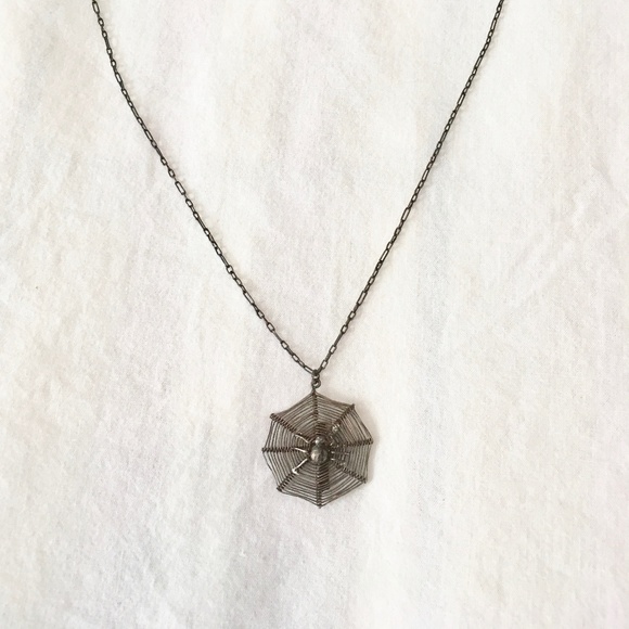 Pewter Spider Necklace - Halloween or goth look - Picture 1 of 3